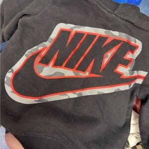 25 pieces plus boy bundle 💙 24 months and under !!